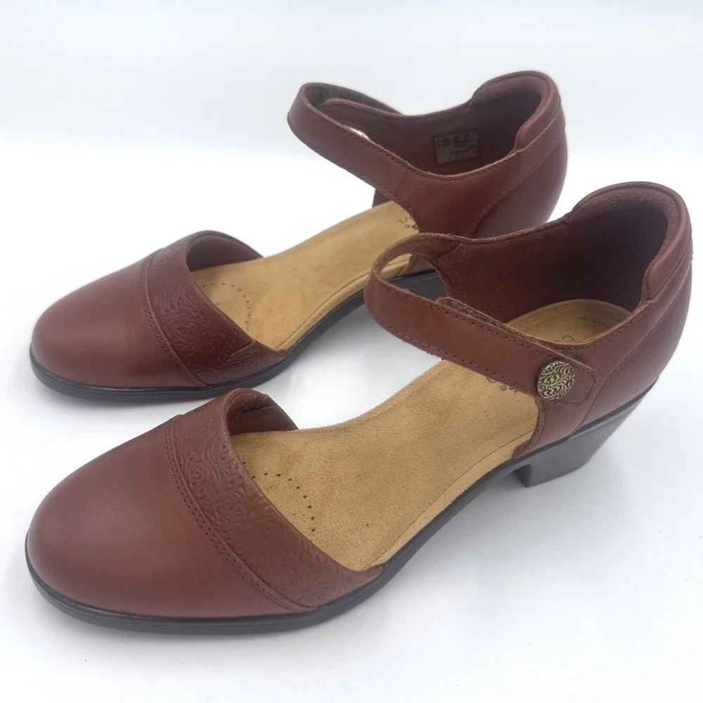 Clarks Emily2 Ketra British Tan Leather Mary Jane Block Heels 26177128 Size 9M